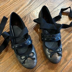 Vera wang Lace up shoes